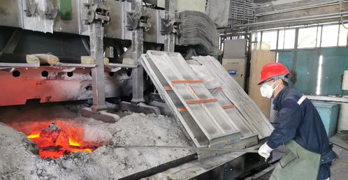 電解鋁水映匠心，文藝創作繪新篇